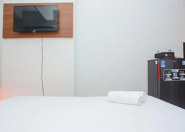 Comfy Studio Room At Patraland Urbano Apartment By Travelio